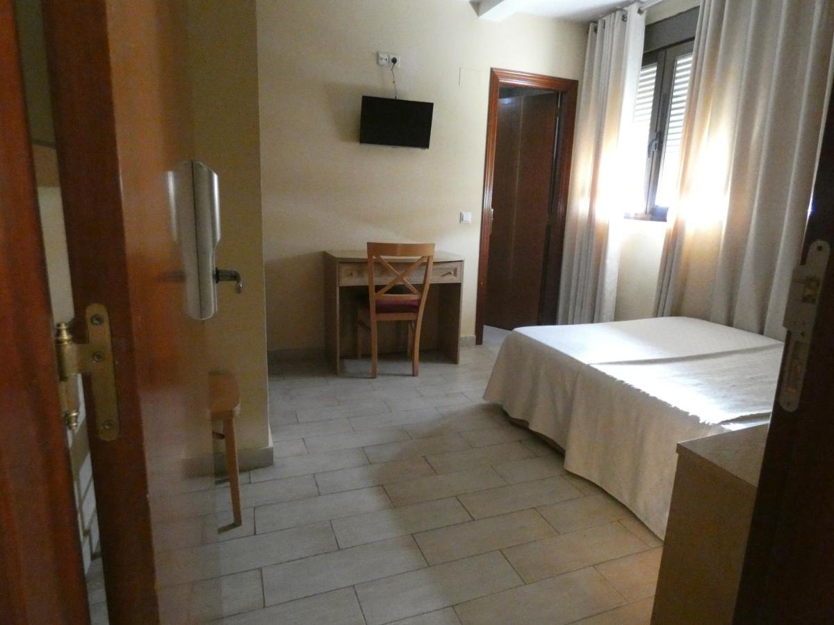 Hotel Vivar Griñón Buitenkant foto