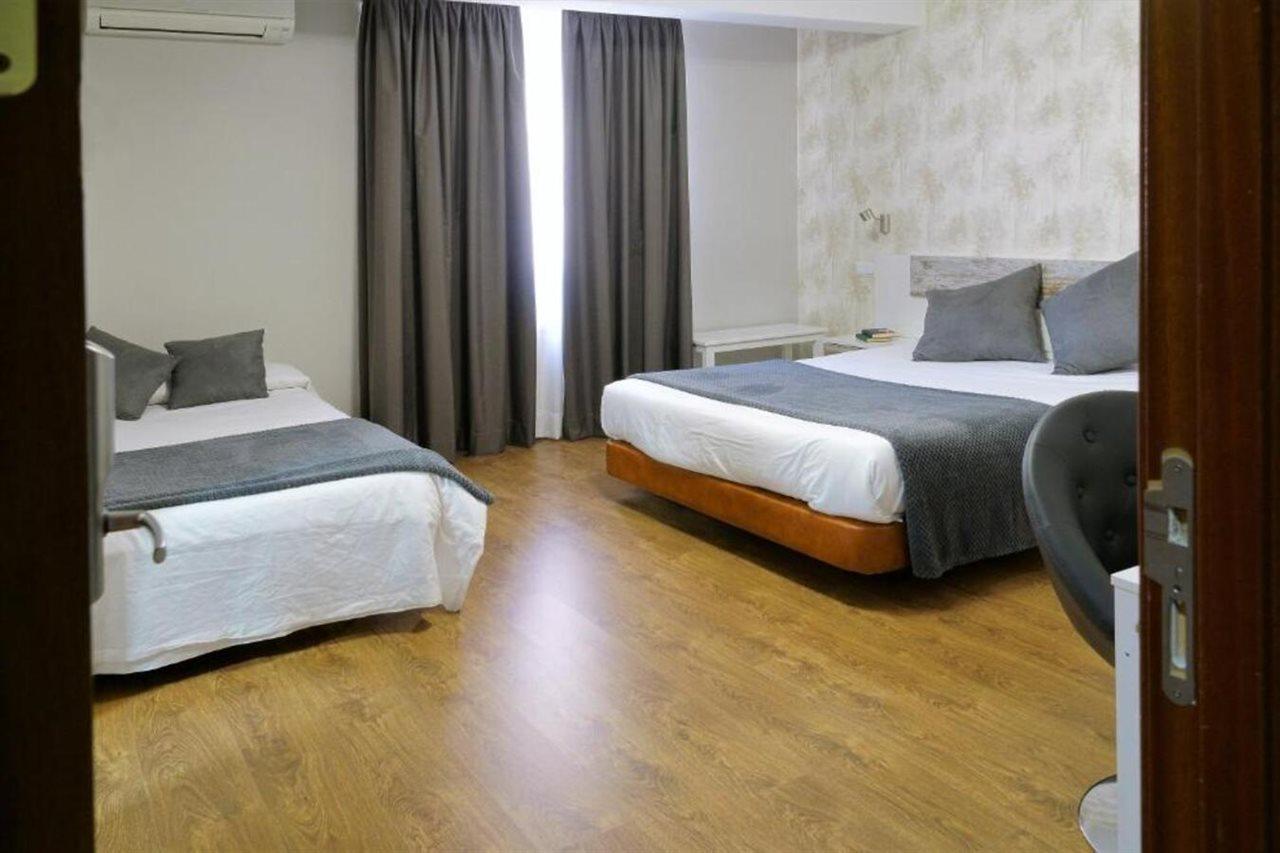 Hotel Vivar Griñón Buitenkant foto