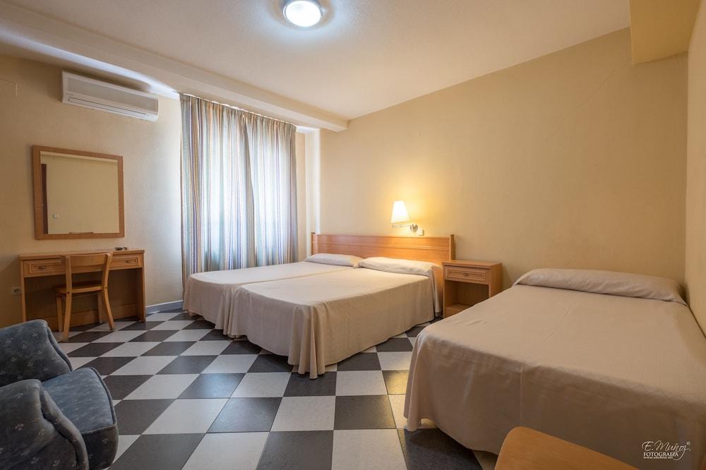 Hotel Vivar Griñón Buitenkant foto