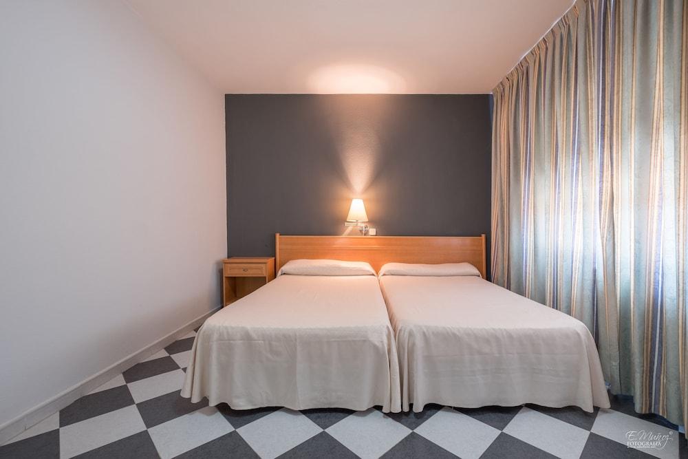 Hotel Vivar Griñón Buitenkant foto