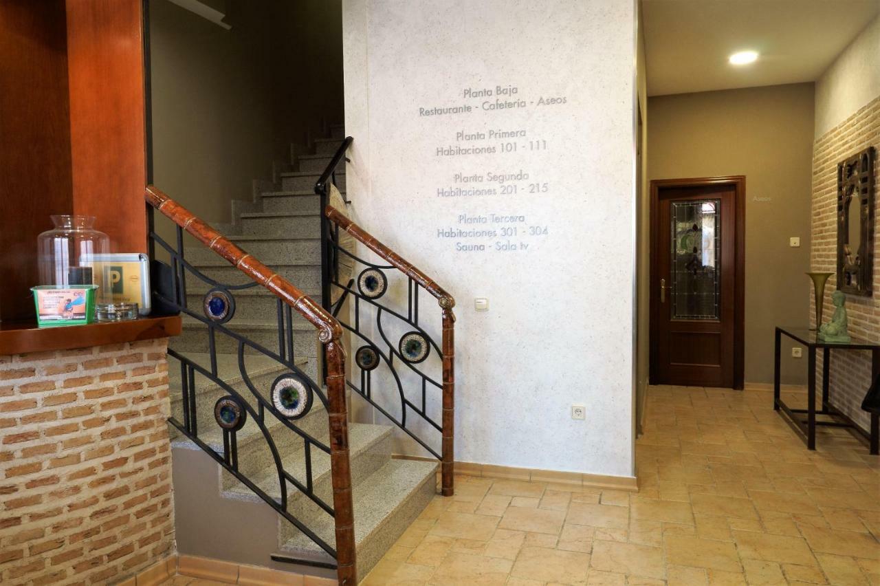 Hotel Vivar Griñón Buitenkant foto